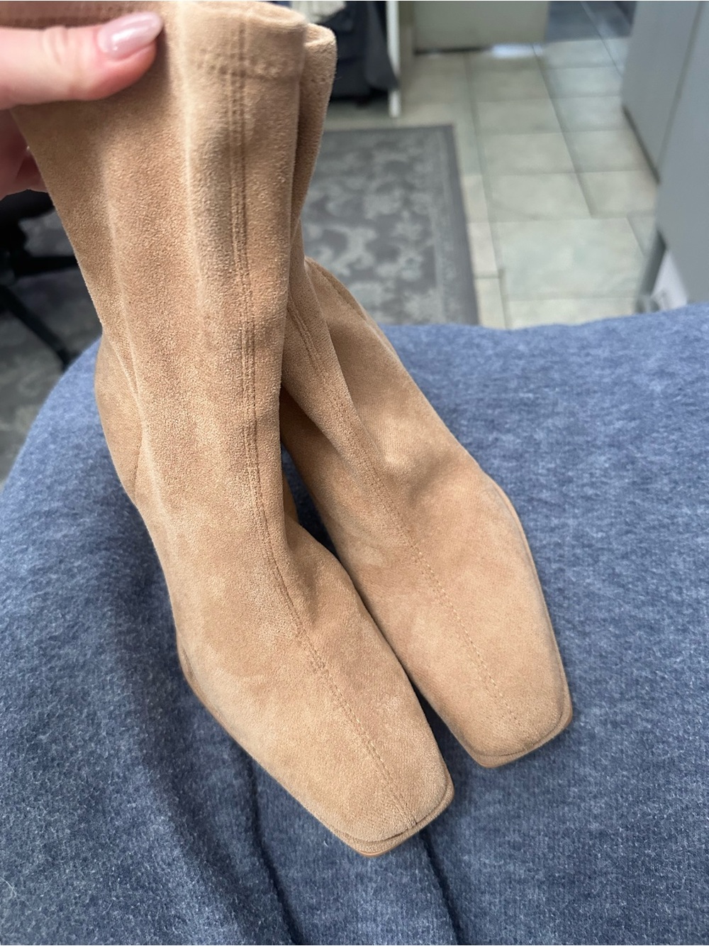 Women's Square-Toe Mid-Heel Boots in Tan
